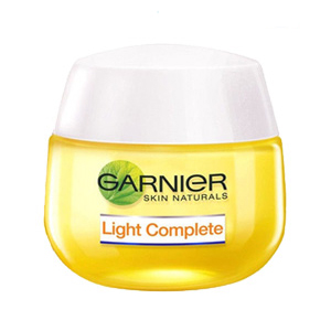 ครีมทาหน้าขาวกระจ่างใส Garnier Light Complete